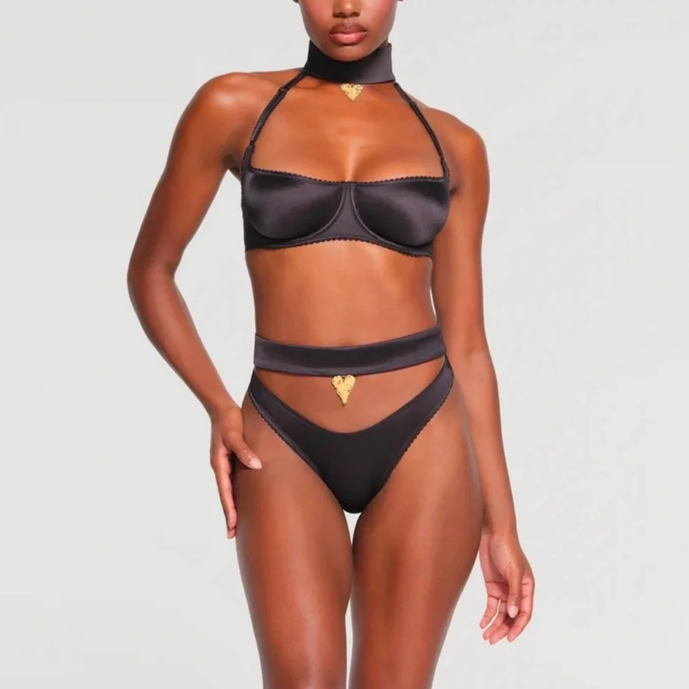SKIMS bra black